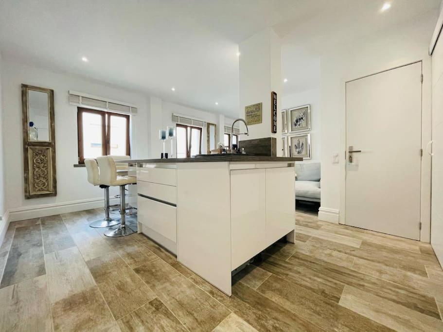 Summer Breeze Apartment, In The Historic Centre Of Lagos Bagian luar foto