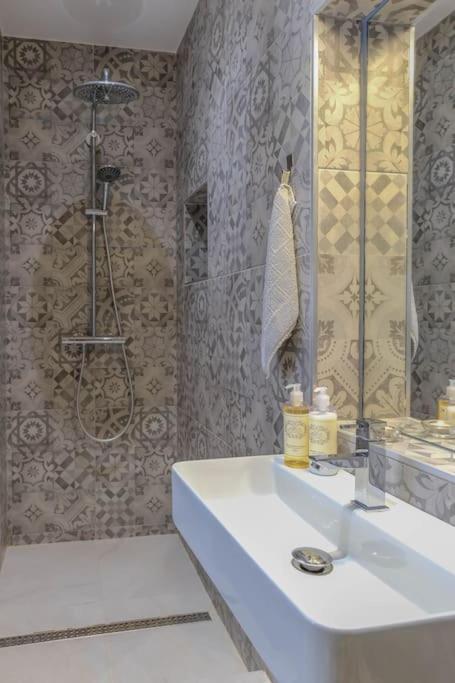 Summer Breeze Apartment, In The Historic Centre Of Lagos Bagian luar foto