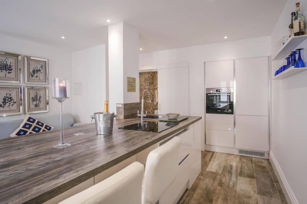 Summer Breeze Apartment, In The Historic Centre Of Lagos Bagian luar foto
